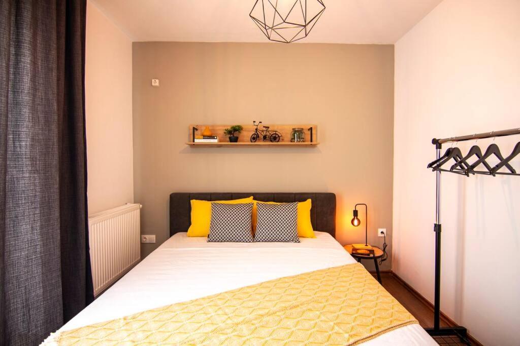 With Private Parking Apartament