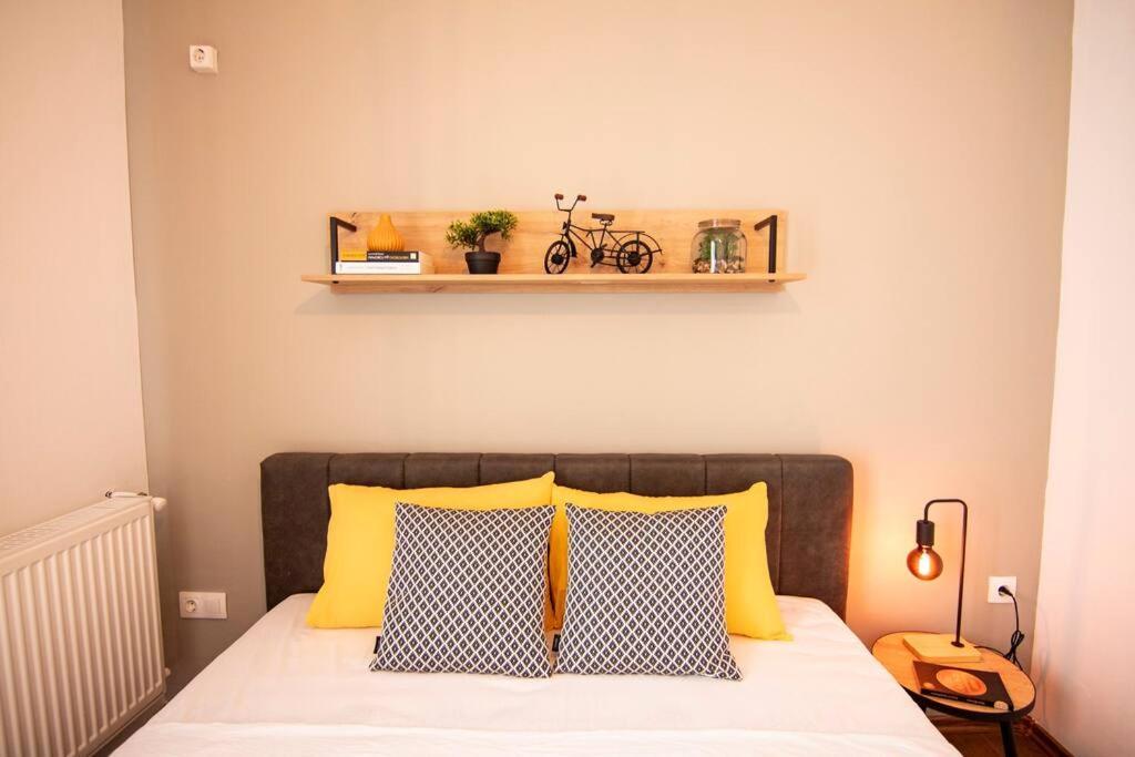 With Private Parking Apartament *