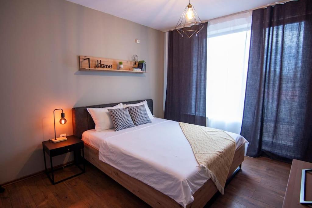 Apartament With Private Parking *